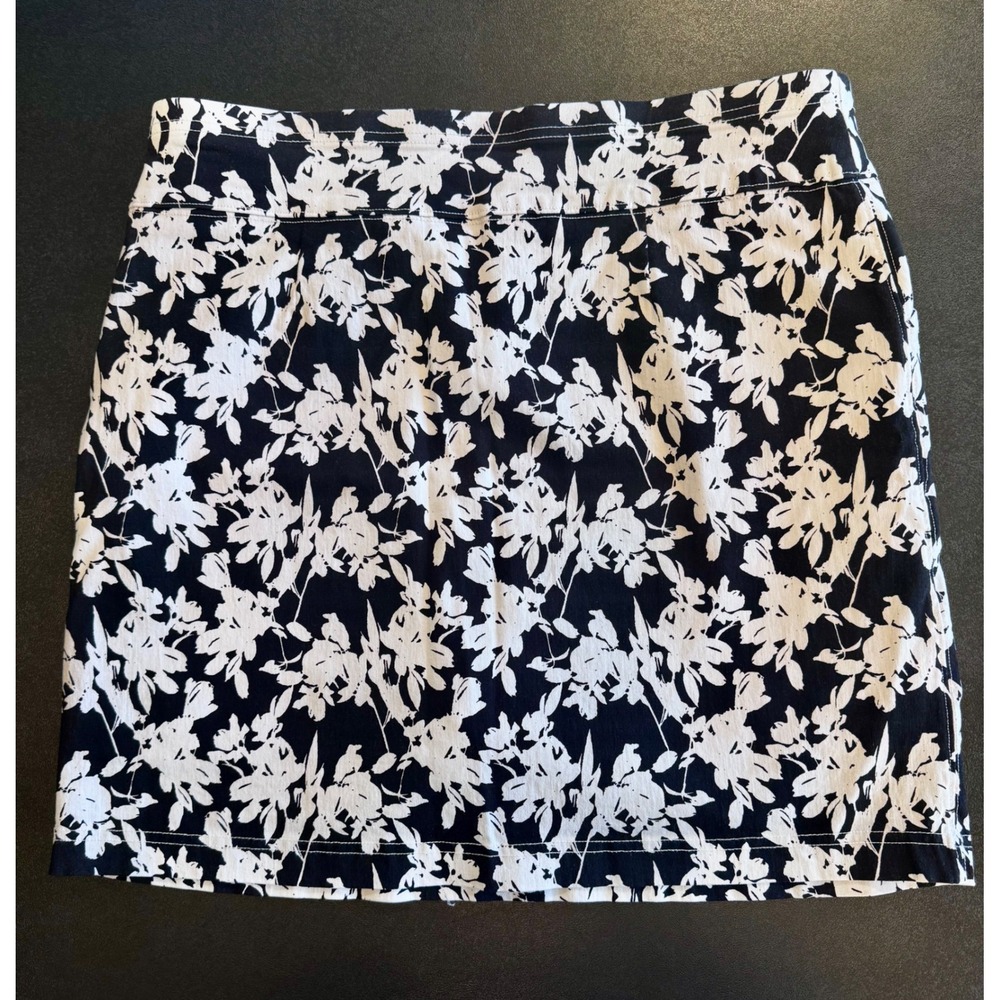 Mario Serrani Italy Womens Black White Floral Skort Size Medium Stretch Pockets